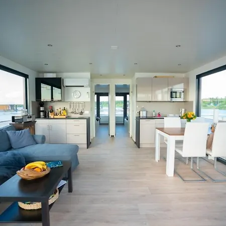 Semesterbostad Floatinghouse Hideaway Lp25 *